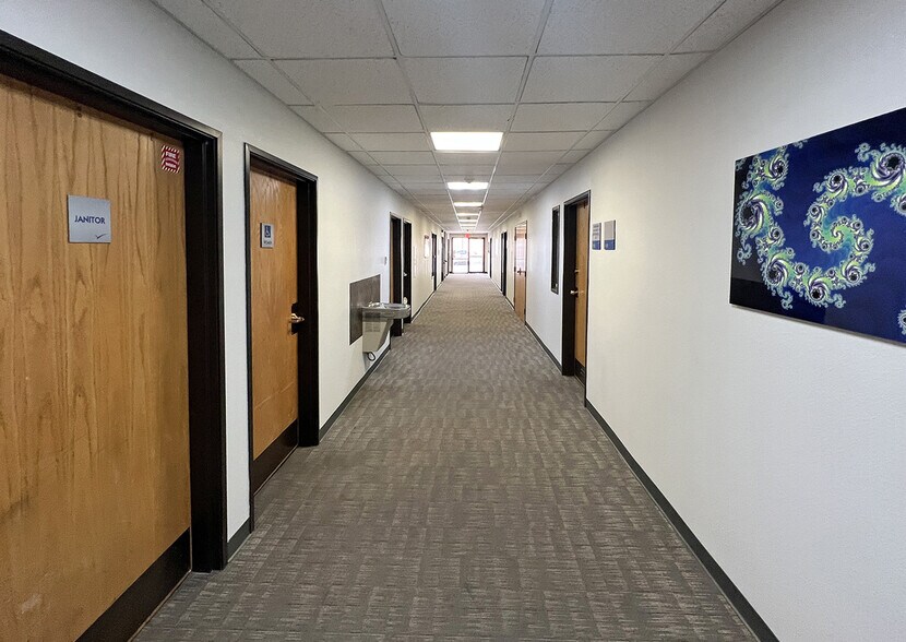 More Photos Of 6100 Seagull St NE, Albuquerque Office For Sale