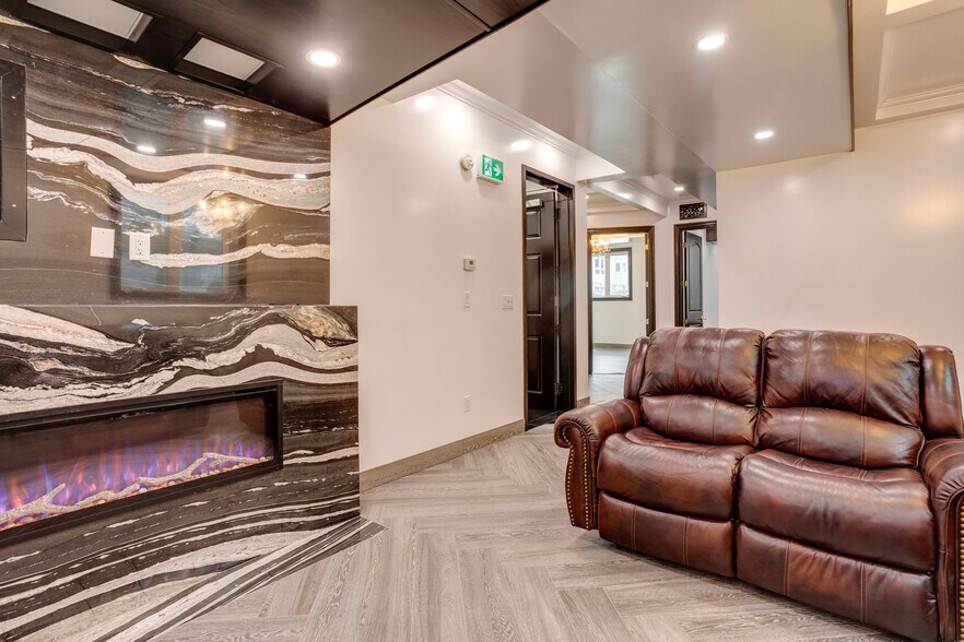 More Photos Of 11833 102 Ave NW, Edmonton Medical For Sale