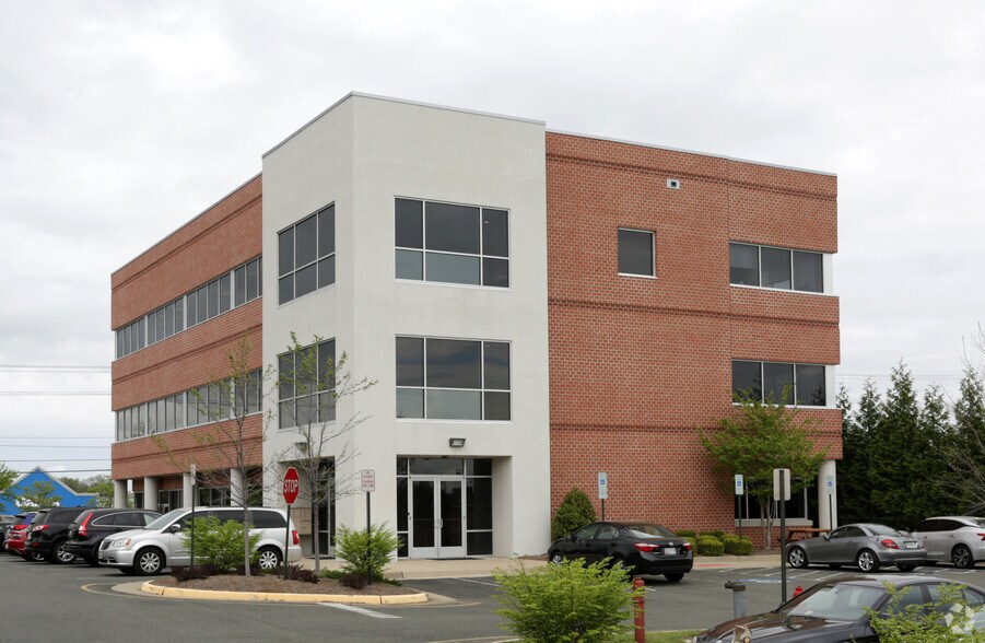 More Photos Of 3504 Plank Rd, Fredericksburg Office For Lease