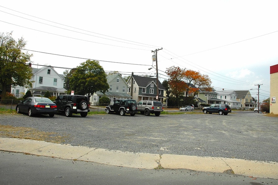 More Photos Of 10-30 Pearl St, Long Branch Warehouse For Lease