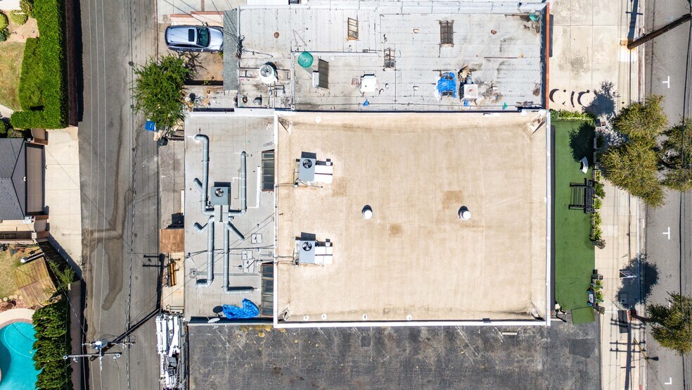 More Photos Of 315 N San Marino Ave, San Gabriel General Retail For Sale