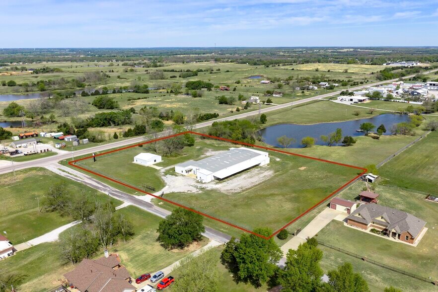 More Photos Of 6121 Highway 177, Shawnee Warehouse For Lease