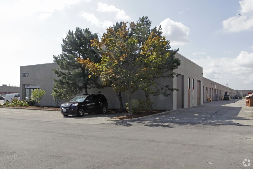 More Photos Of 3170 Ridgeway Dr, Mississauga Light Distribution For Lease