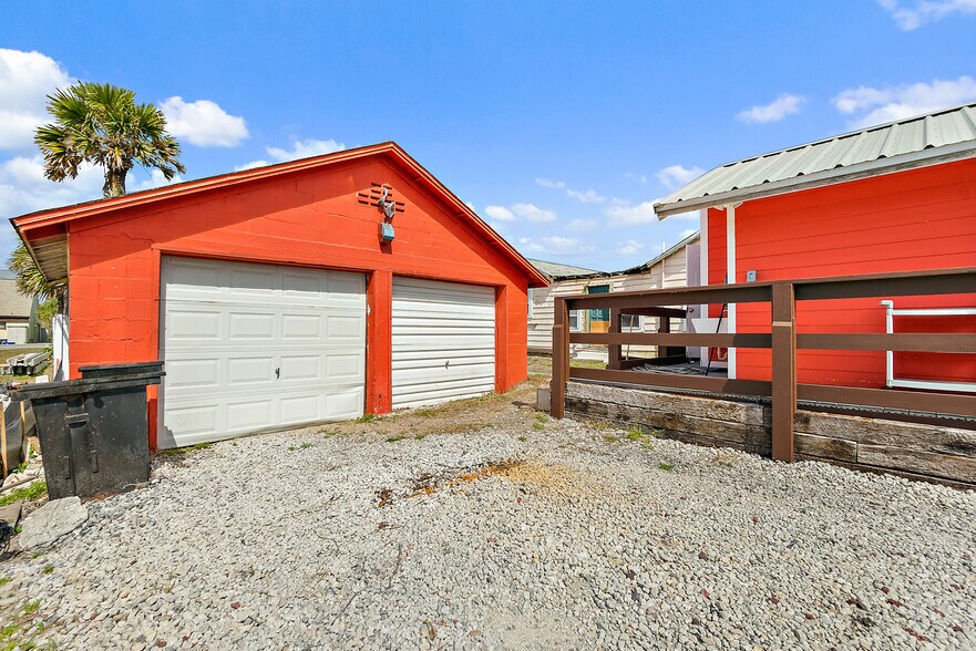 More Photos Of 205 N Ocean Shore Blvd, Flagler Beach General Retail For Sale