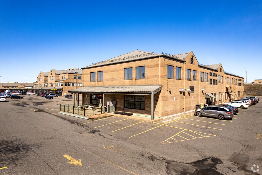 More Photos Of 315 Rue Macdonald, St-Jean Office For Lease