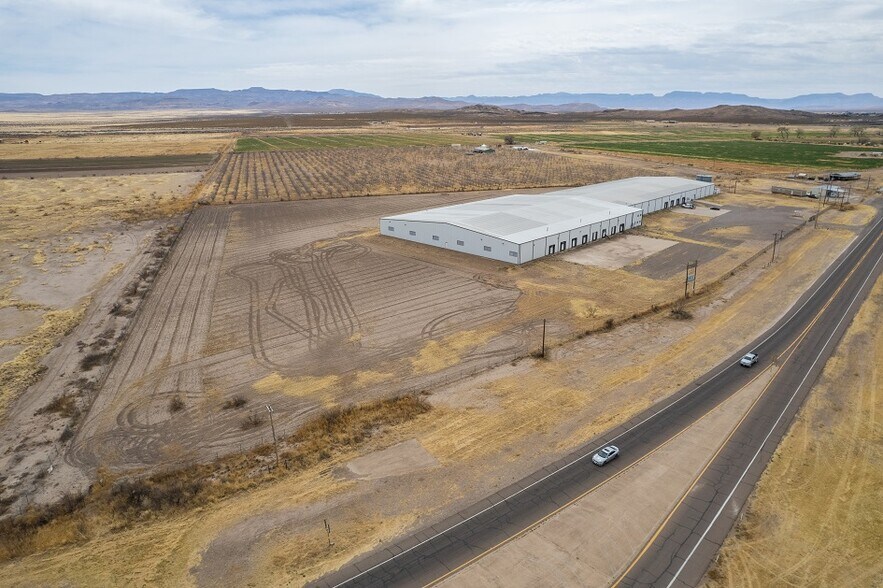 More Photos Of East of Balmorhea, TX, Exit 209, I-10 and Hwy 17, Balmorhea Distribution For Sale