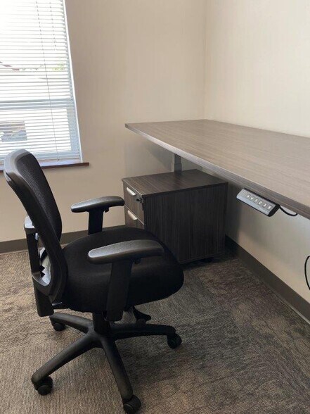 More Photos Of 57 W Timonium Rd, Timonium Office For Lease