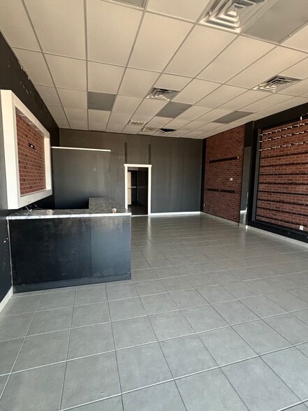 More Photos Of 710 E Sublett Rd, Arlington Unknown For Lease