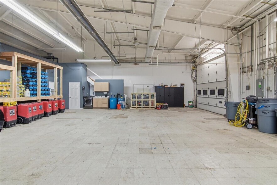 More Photos Of 2 Wilson Dr, Sparta Warehouse For Lease