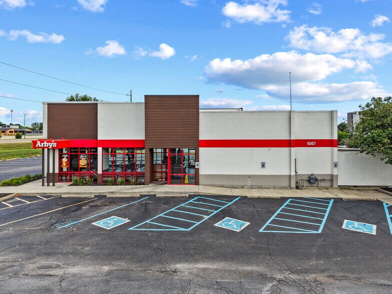 More Photos Of 6007 Gateway Dr, Plainfield Fast Food For Sale