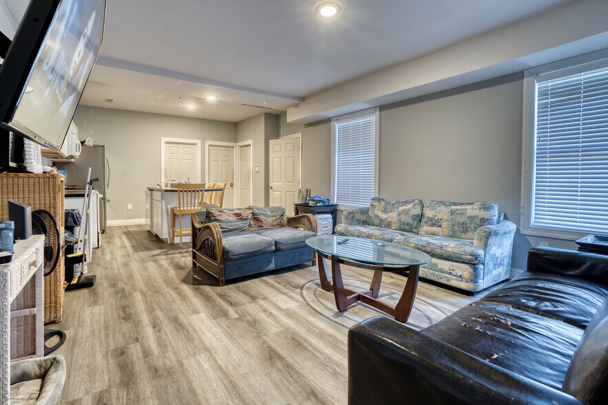 More Photos Of 3817 Pacific Ave, Wildwood Restaurant For Sale