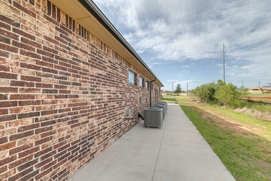 More Photos Of 3305 NW 192nd St, Edmond Healthcare For Sale