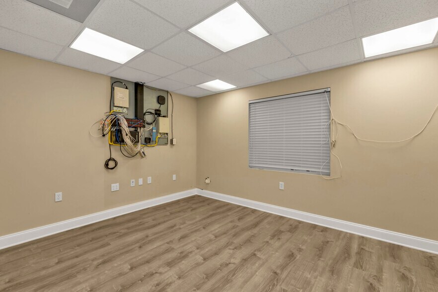 More Photos Of 128 W Charlotte Ave, Punta Gorda Office Residential For Sale