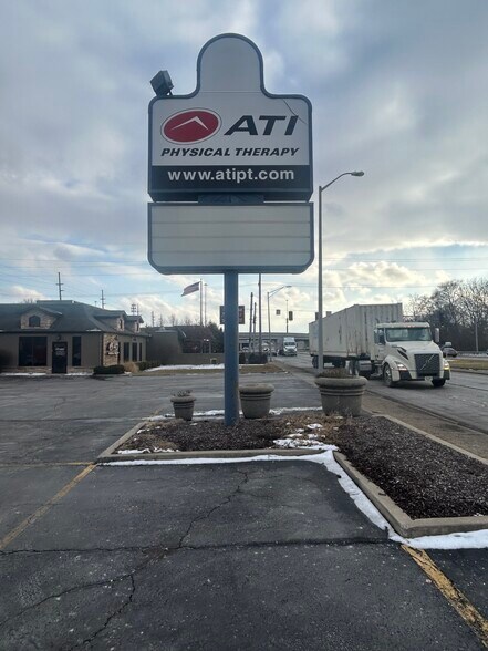 More Photos Of 7443 Indianapolis Blvd, Hammond Medical For Lease