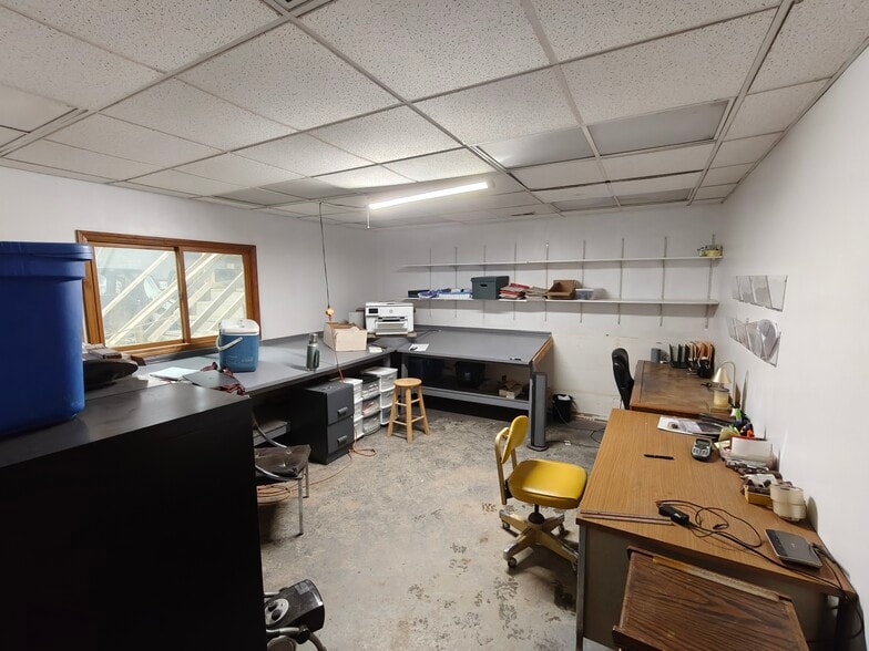 More Photos Of 4N351 Powis Rd, West Chicago Warehouse For Lease