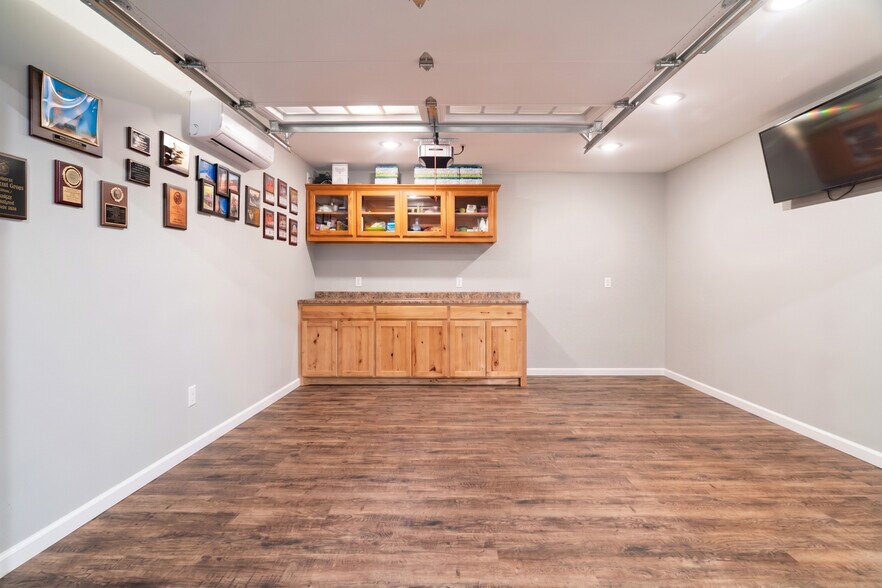 More Photos Of 6210 Lamar Rd, Reno Flex For Sale