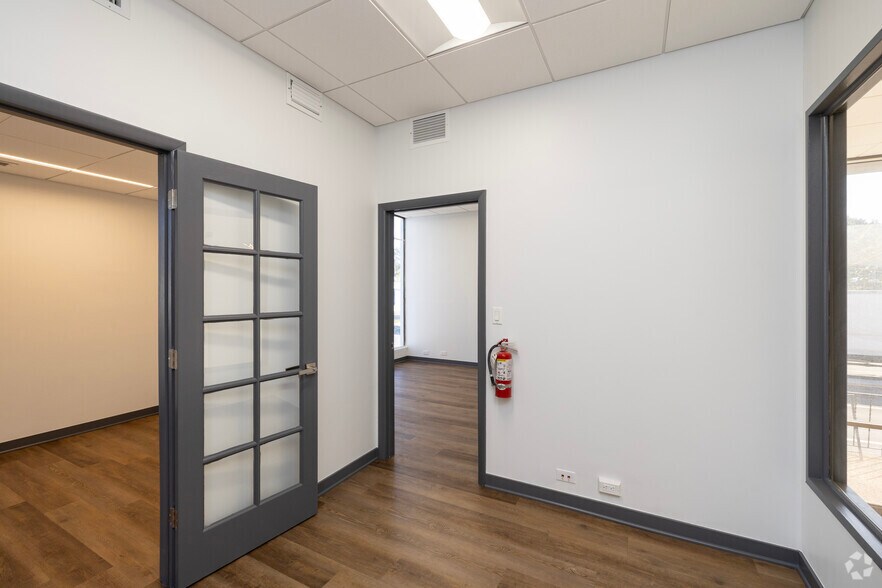 More Photos Of 522 9th St W, Bradenton Medical For Lease