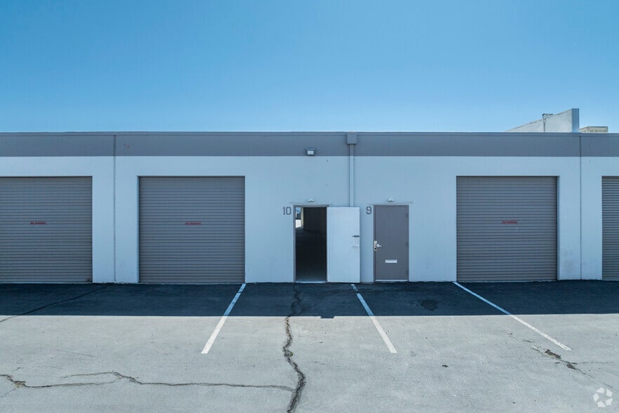 More Photos Of 340 Freeport Blvd, Sparks Flex For Lease