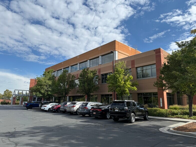 More Photos Of 2479 S Lake Park Blvd, West Valley City Office For Sale