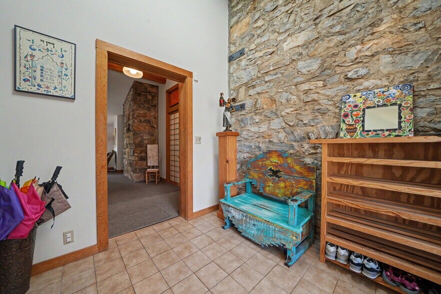 More Photos Of 21376 Consolation St, Volcano Specialty For Sale