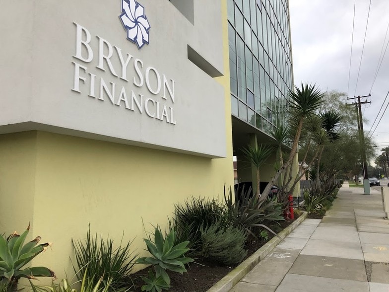 More Photos Of 3777 Long Beach Blvd, Long Beach Office For Sale