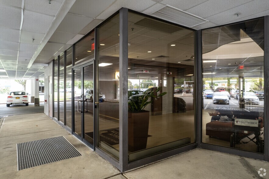 More Photos Of 4 Brighton Rd, Clifton Medical For Lease