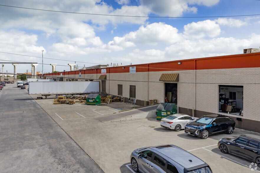 Primary Photo Of 8134 Interchange Pky, San Antonio Warehouse For Lease