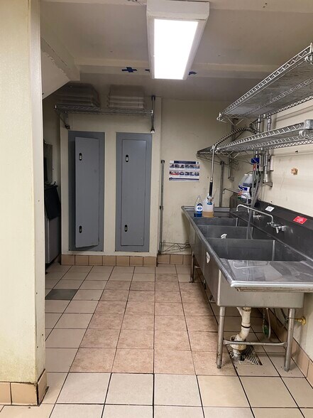 More Photos Of 386 Highway 82 S, Jefferson Restaurant For Sale