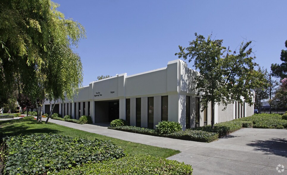 Primary Photo Of 2255 Martin Ave, Santa Clara Research And Development For Lease