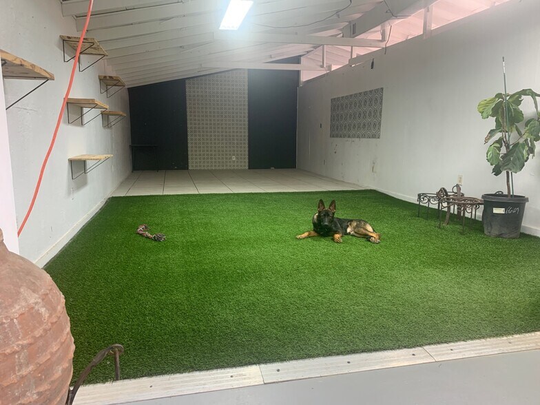 More Photos Of 22214 State Highway 71 W, Spicewood Storefront Retail Office For Lease