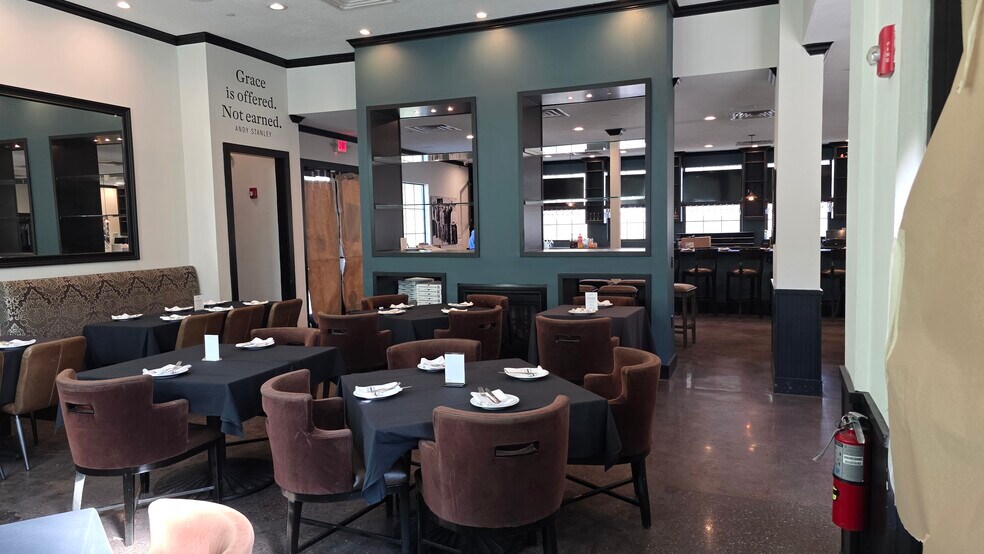 More Photos Of 801 Studewood St, Houston Restaurant For Lease