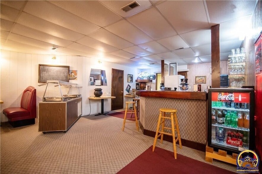 More Photos Of 115 W 7th St, Horton Restaurant For Sale