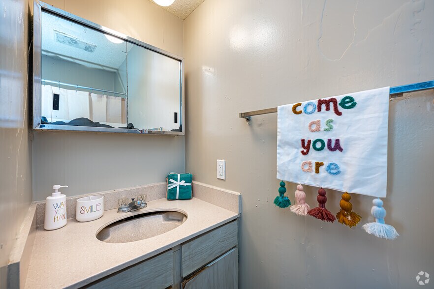 More Photos Of 10530 Florida Blvd, Baton Rouge Apartments For Sale