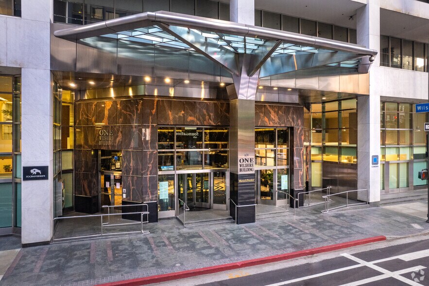 More Photos Of 624 S Grand Ave, Los Angeles Telecom Hotel Data Hosting For Lease