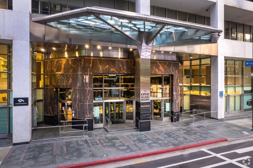 More Photos Of 624 S Grand Ave, Los Angeles Telecom Hotel Data Hosting For Lease