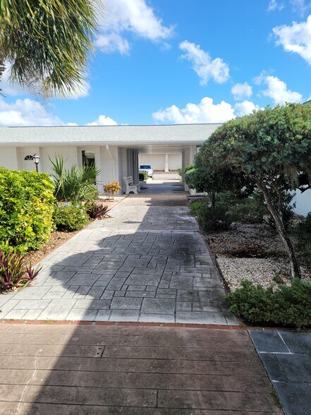 More Photos Of 1601 Rickenbacker Dr, Sun City Center Medical For Lease