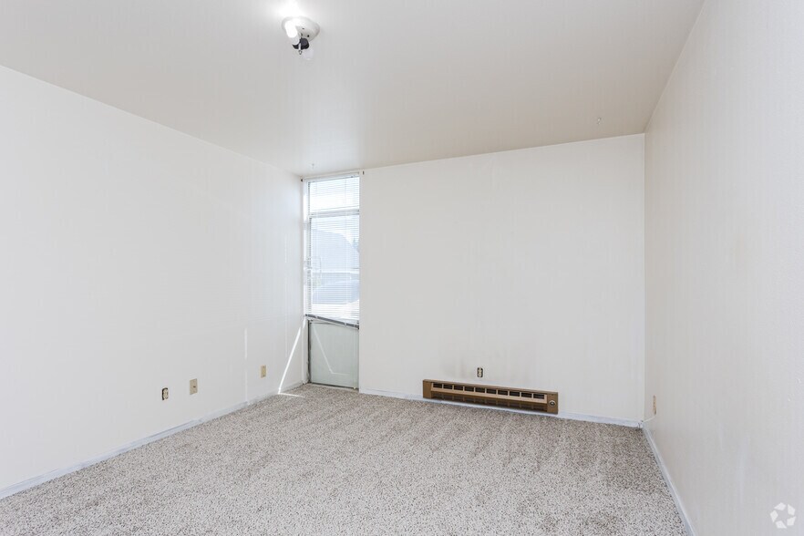 More Photos Of 219 5th Ave NE, Puyallup Apartments For Sale