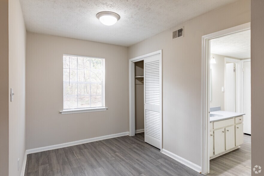 More Photos Of 235 Sycamore Dr, Athens Apartments For Sale