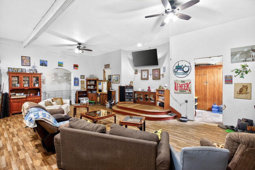 More Photos Of 100 Main St, Moro Specialty For Sale