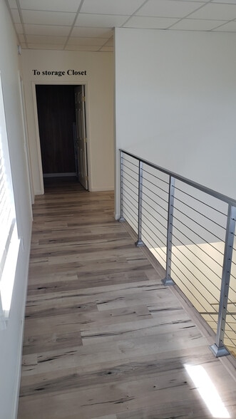 More Photos Of 22700 Lyons Ave, Newhall Office For Lease