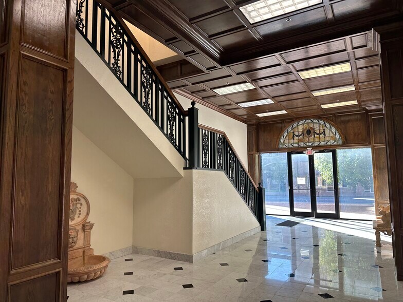 More Photos Of 400 N Walker Ave, Oklahoma City Office For Lease