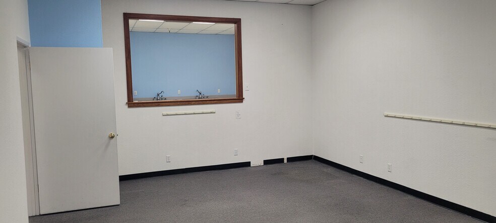 More Photos Of 7950 Redwood Dr, Cotati Storefront Retail Office For Lease