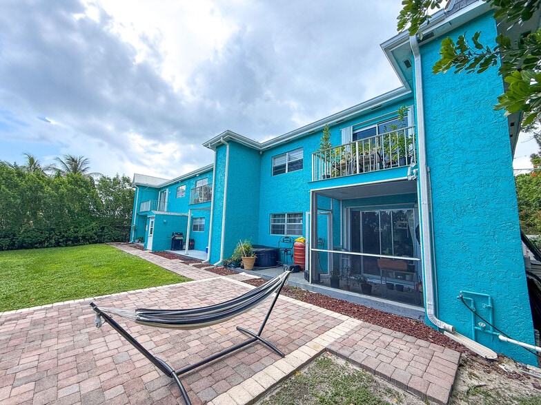 More Photos Of 1887 Juno Rd, North Palm Beach Apartments For Sale
