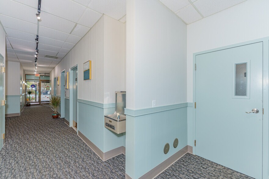 More Photos Of 961-963 State Route 146, Clifton Park Medical For Lease