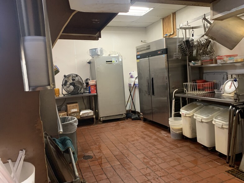 More Photos Of 961 Nasa Pky, Houston Unknown For Lease