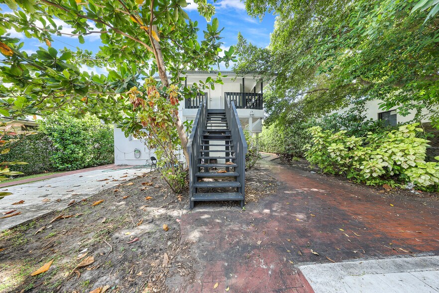 More Photos Of 1924 SW 9th St, Miami Apartments For Sale