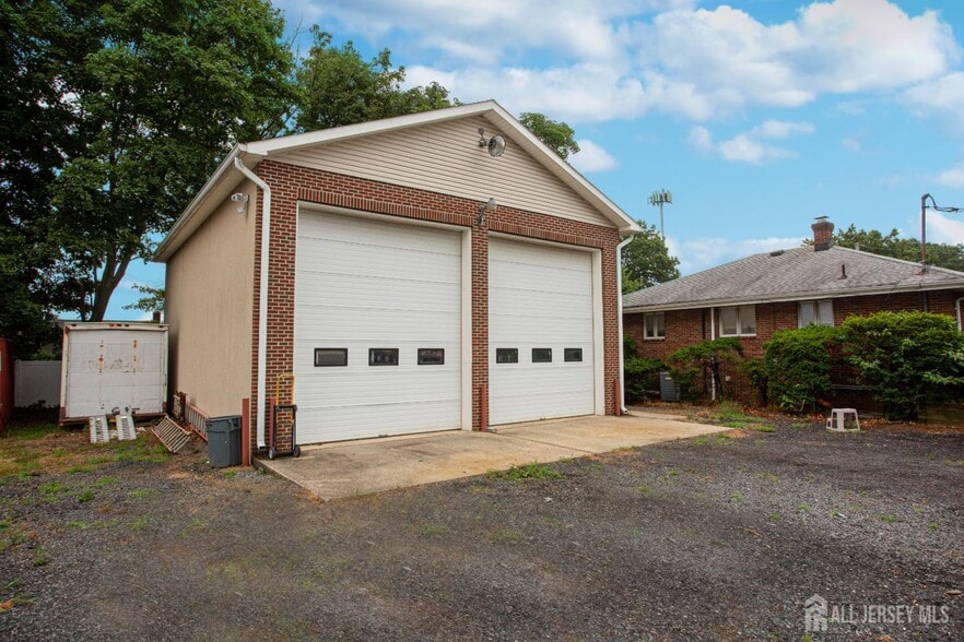 More Photos Of 2070-2078 State Route 35, South Amboy, NJ 08879, South Amboy Auto Repair For Lease
