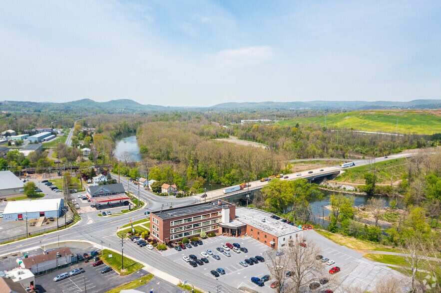 More Photos Of 321 N Furnace St, Birdsboro Medical For Lease