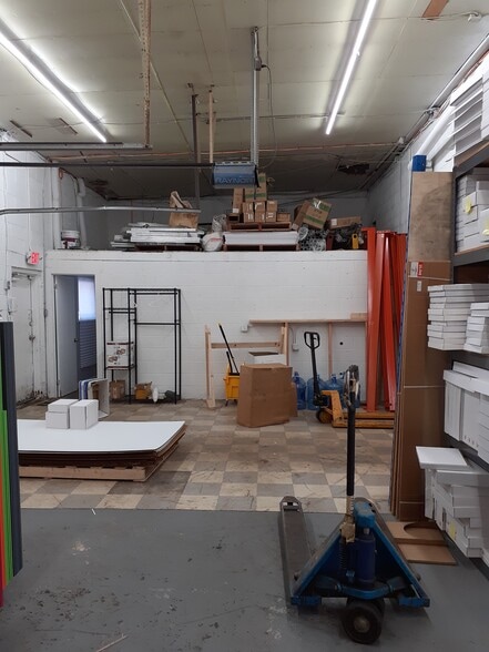 More Photos Of 31 Walnut St, New Windsor Township Industrial For Sale