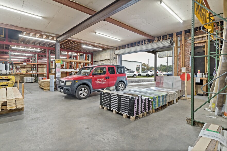 More Photos Of 1400 N 5th St, Silsbee General Retail For Sale